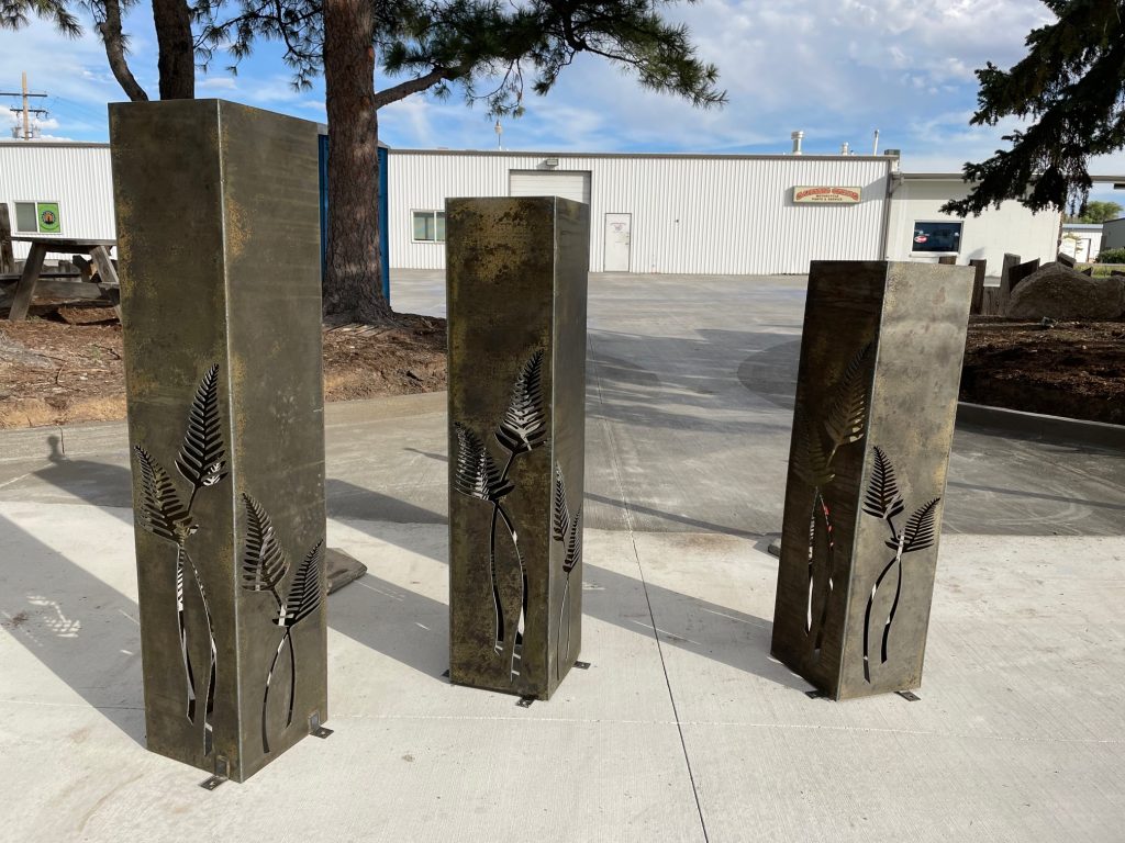 metal garden sculptures with flower outline